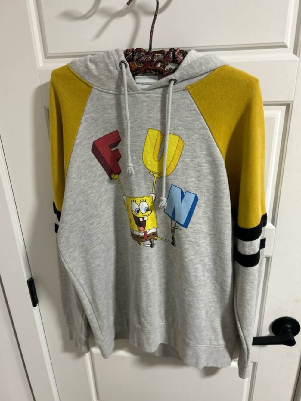 SpongeBob SquarePants FUN Hoodie Gray Yellow Size S
